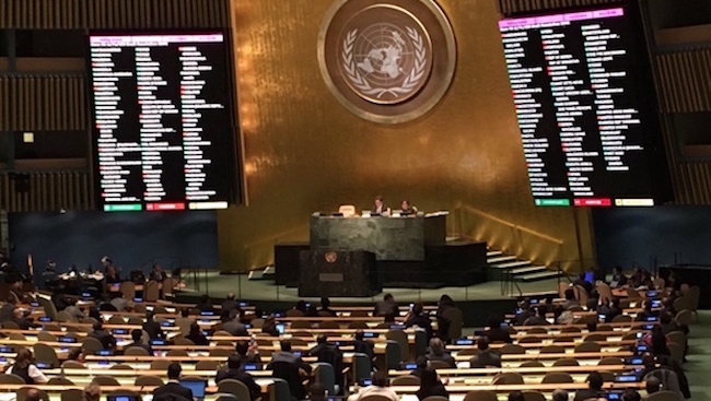 UN General Assembly approves historic resolution on December 23, 2016./ ICAN