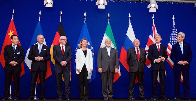 The ministers of foreign affairs of France, Germany, the European Union, Iran, the United Kingdom and the United States as well as Chinese and Russian diplomats announcing the framework for a Comprehensive agreement on the Iranian nuclear programme (Lausanne, 2 April 2015). Credit: United States Department of State.