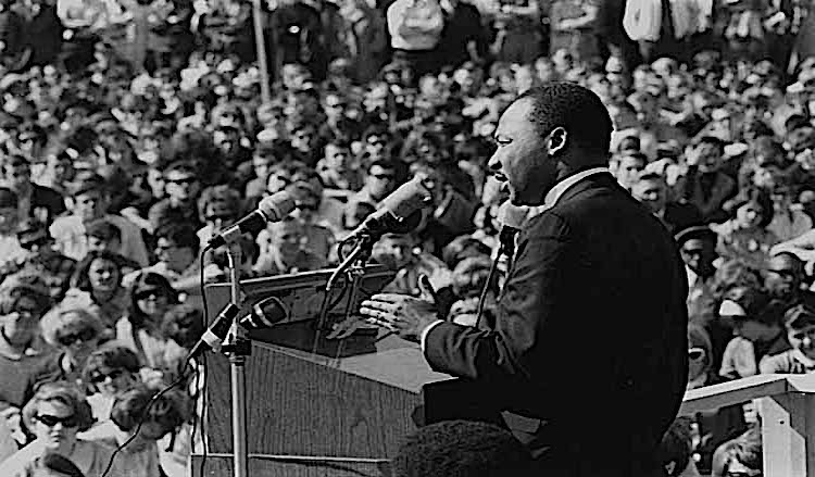 Photo: Dr Martin Luther King, Jr., speaking against the Vietnam War, St. Paul Campus, the University of Minnesota in St. Paul, April 27, 1967. CC BY-SA 2.0. Wikimedia Commons.